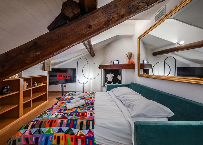 The Mirror Attic - Moscova Brera Milano
