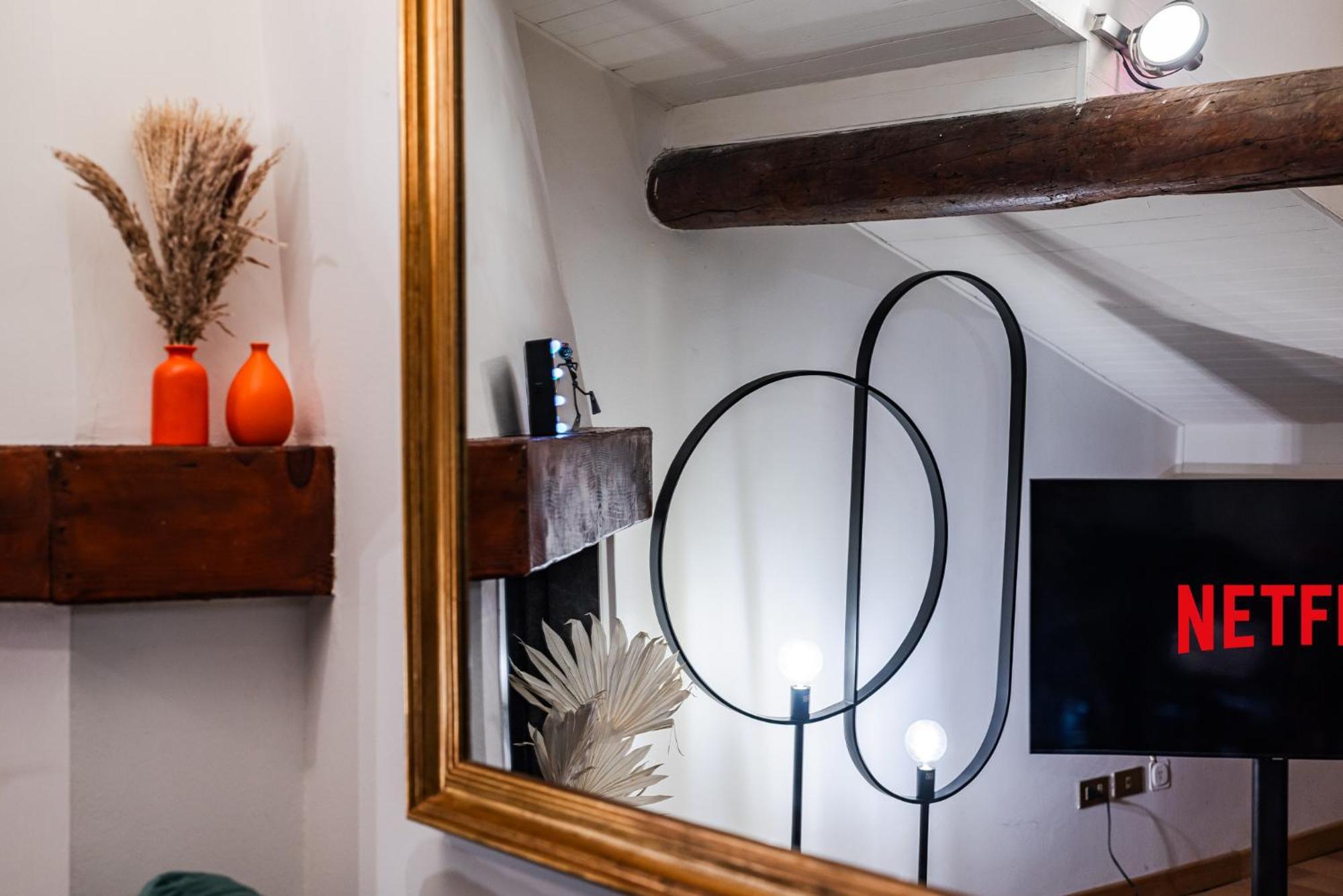 The Mirror Attic - Moscova Brera * Milan